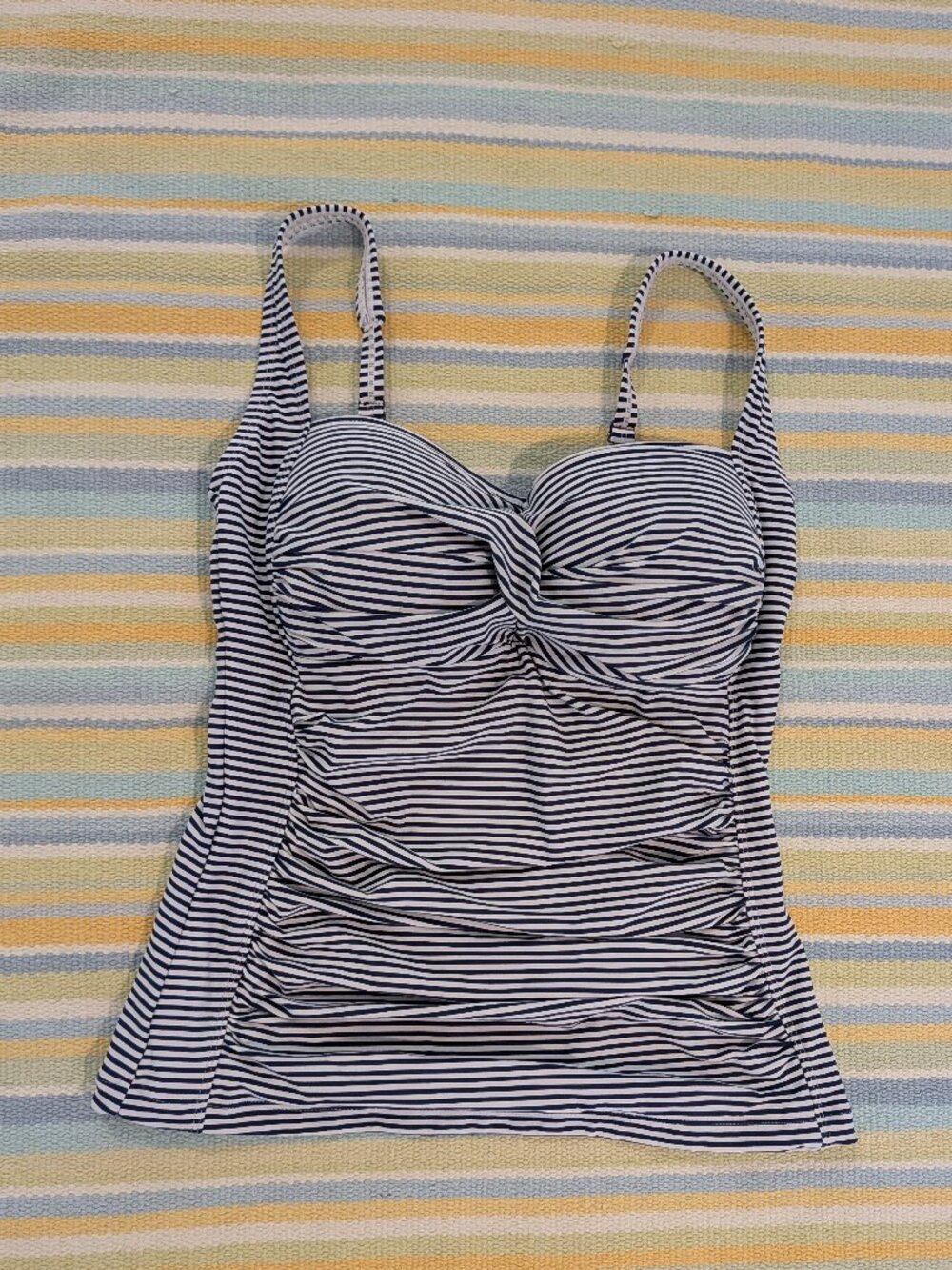 Nip Tuck Swim Size 8 Multi Fit Cup Twist Front Ruched Swimsuit Tankini Top Navy